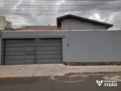 Casa com 3 Quartos à venda, 230m² no Mercês, Uberaba
