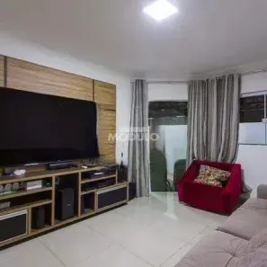 Sobrado com 4 Quartos para alugar, 296m² no Jardim Europa, Uberlândia