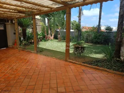 Casa com 4 Quartos à venda, 400m² no Jardim Maria Izabel, Marília