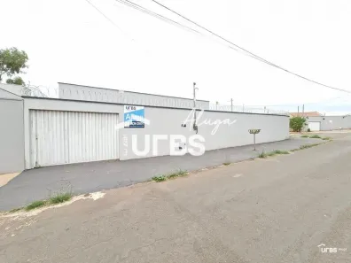 Casa com 2 Quartos para alugar, 75m² no Jardim Decolores, Trindade