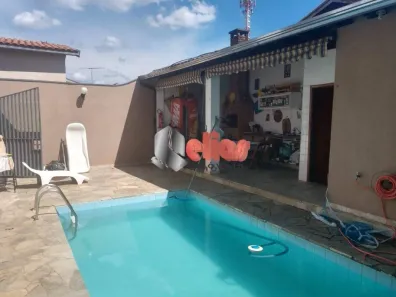 Casa com 4 Quartos à venda, 242m² no Vila Camargo, Bauru