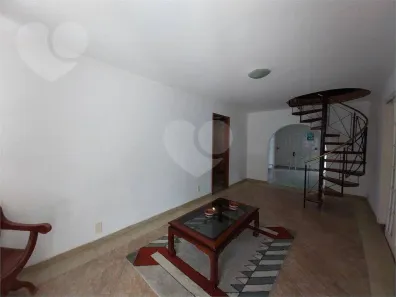 Casa com 7 Quartos à venda, 360m² no Itaipu, Niterói