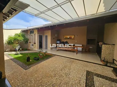 Casa com 3 Quartos à venda, 178m² no Jardim Patrícia, Uberlândia