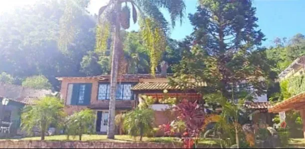 Casa com 5 Quartos à venda, 300m² no Nogueira, Petrópolis