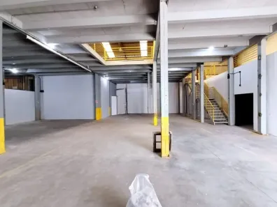 Galpão/Depósito/Armazém para alugar, 1300m² no São Geraldo, Porto Alegre