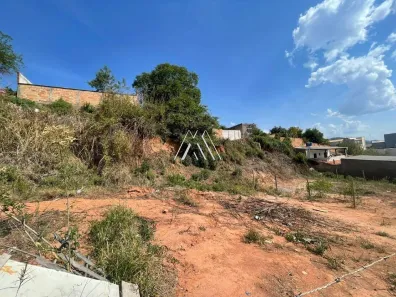 Lote/Terreno à venda, 300m² no São Bento, Itaúna