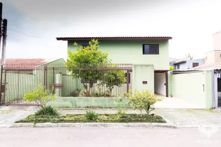 Sobrado com 4 Quartos à venda, 226m² no São Braz, Curitiba