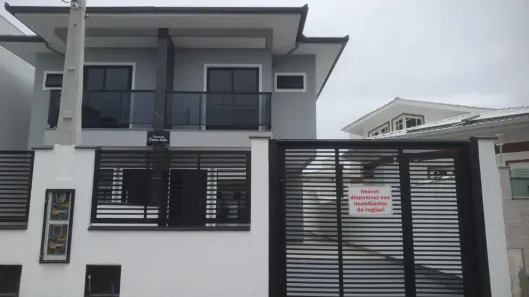 Sobrado com 3 Quartos à venda, 100m² no Caminho Novo, Palhoça