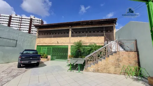 Prédio Comercial com 11 Quartos à venda, 600m² no Rodolfo Teófilo, Fortaleza