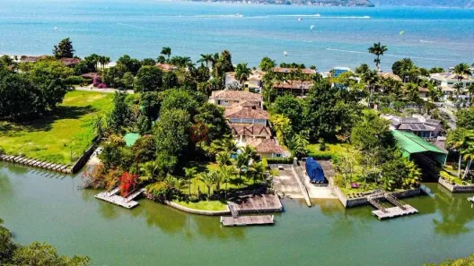 Casa de Condomínio com 6 Quartos à venda, 1000m² no , Mangaratiba