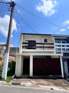Casa com 3 Quartos para alugar, 135m² no Lagoa, Macaé