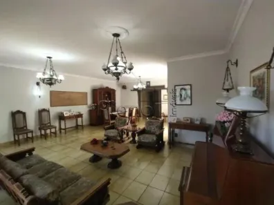 Sobrado com 4 Quartos à venda, 429m² no Parque São Quirino, Campinas
