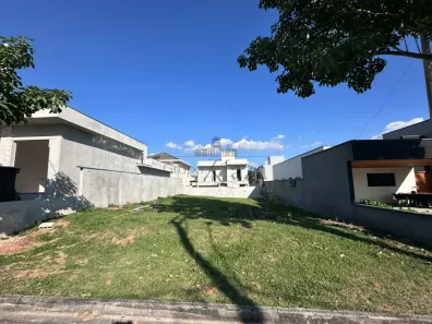 à venda, 300m² no Condomínio Terras do Vale, Caçapava
