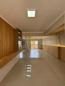 Sobrado com 4 Quartos à venda, 215m² no Centro, Cascavel