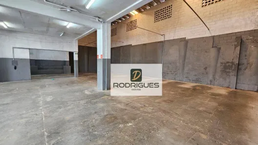 Galpão/Depósito/Armazém à venda, 631m² no Serraria, Diadema