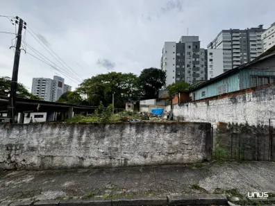 Lote/Terreno à venda, 300m² no Barreiros, São José