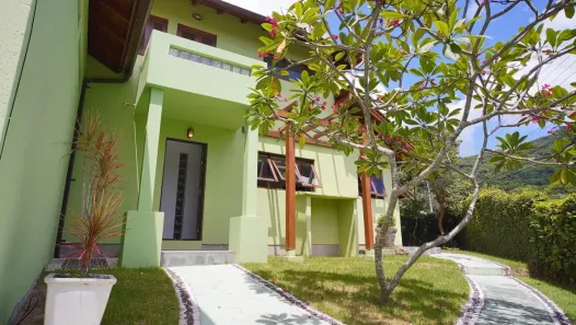 Sobrado com 4 Quartos para alugar, 735m² no Lagoa da Conceição, Florianópolis