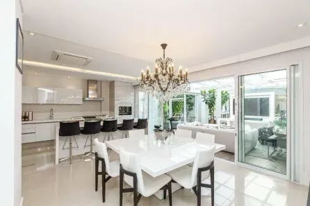 Casa de Condomínio com 3 Quartos à venda, 257m² no Mercês, Curitiba