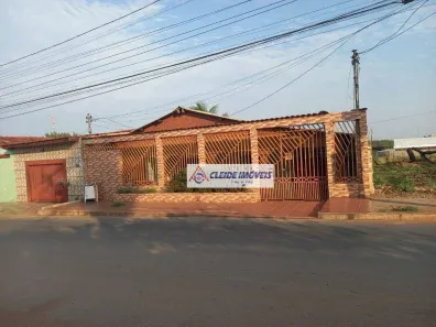 Casa com 4 Quartos à venda, 490m² no Jardim Presidente, Cuiabá