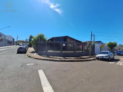 Casa com 3 Quartos para alugar, 300m² no Boa Vista, Londrina
