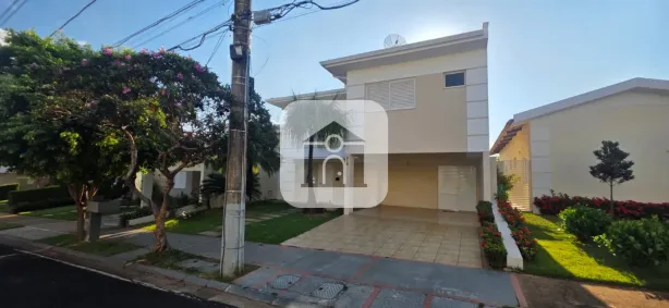Casa de Condomínio com 3 Quartos para alugar, 250m² no Santa Mônica, Uberlândia