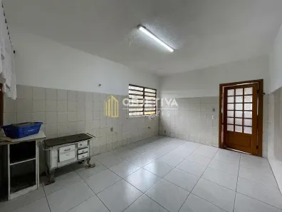 Casa com 2 Quartos para alugar, 180m² no Boa Vista, Novo Hamburgo