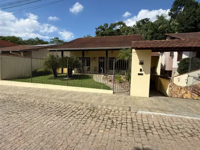Casa com 3 Quartos à venda, 392m² no Velha Central, Blumenau