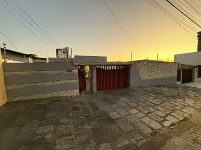 Casa com 5 Quartos à venda, 263m² no Alto Branco, Campina Grande