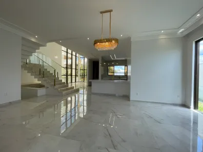 Sobrado com 4 Quartos à venda, 403m² no Nova Caruaru, Caruaru