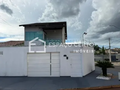 Sobrado com 3 Quartos para alugar, 165m² no Residencial Eli Forte Extensão, Goiânia