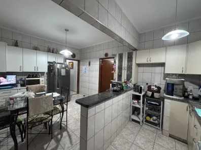 Casa com 3 Quartos à venda, 165m² no São Francisco, São José do Rio Preto