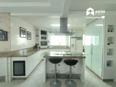 Apartamento com 3 Quartos para alugar, 160m² no Centro, Balneário Camboriú