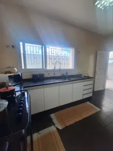 Sobrado com 4 Quartos para alugar, 220m² no Jardim Shangri-Lá, Cuiabá