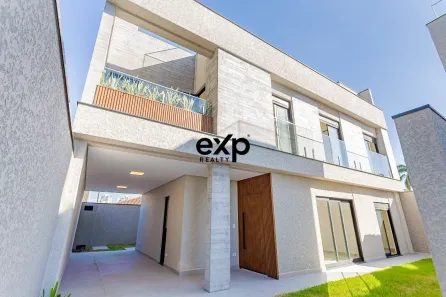 Sobrado com 4 Quartos à venda, 212m² no Orleans, Curitiba