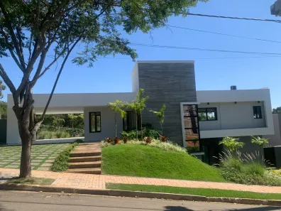 Casa com 4 Quartos para alugar, 272m² no Chácara São Félix, Taubaté
