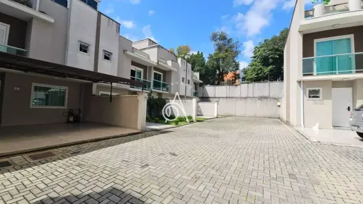 Sobrado com 4 Quartos à venda, 135m² no Xaxim, Curitiba