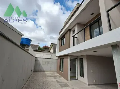 Sobrado com 3 Quartos à venda, 167m² no Xaxim, Curitiba