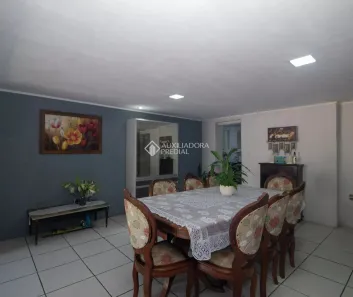Casa com 3 Quartos à venda, 237m² no Medianeira, Porto Alegre