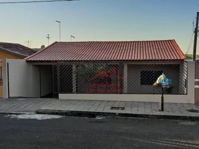 Casa com 3 Quartos à venda, 145m² no Parigot de Souza 2, Londrina
