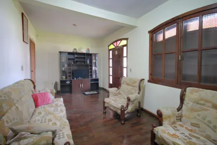 Casa com 4 Quartos à venda, 189m² no Nova Cachoeirinha, Belo Horizonte