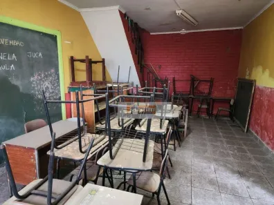 Sobrado com 4 Quartos para venda ou aluguel, 414m² no Taboão, Diadema