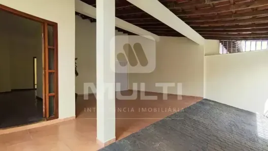 Casa com 4 Quartos para alugar, 230m² no Santa Mônica, Uberlândia
