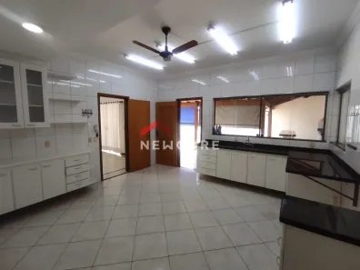 Sobrado com 4 Quartos à venda, 410m² no Jardim Paulista, Bauru