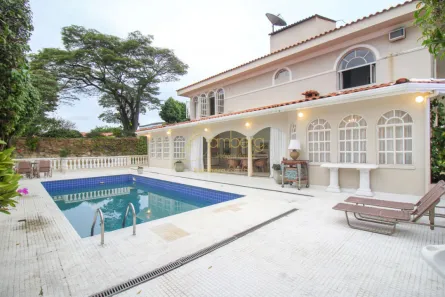 Casa com 5 Quartos para alugar, 750m² no Jardim Everest, São Paulo