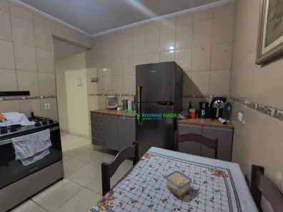 Casa de Condomínio com 3 Quartos à venda, 225m² no Parque Jandaia, Carapicuíba