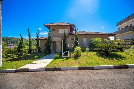 Casa de Condomínio com 3 Quartos para venda ou aluguel, 355m² no Jardim Indaiá, Embu das Artes