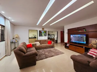 Casa com 5 Quartos à venda, 300m² no Setor Habitacional Arniqueira, Brasília