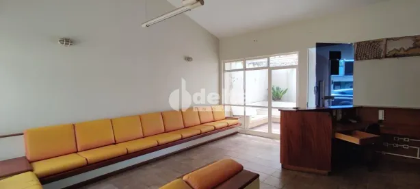 Ponto Comercial com 4 Quartos para alugar, 250m² no Centro, Uberlândia