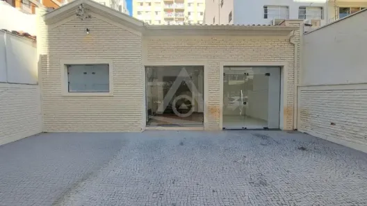 Imóvel Comercial com 3 Quartos para alugar, 170m² no Cambuí, Campinas