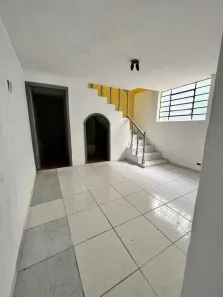 Sobrado com 3 Quartos para alugar, 301m² no Vila Assunção, Santo André